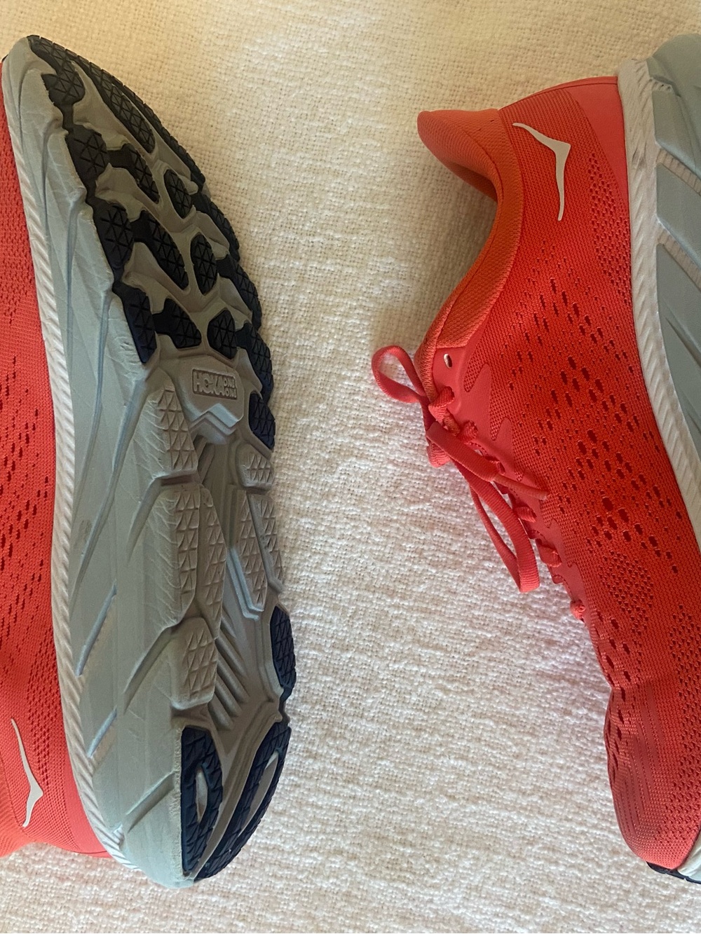 Hoka Clifton 7 Running Shoes in Bright Coral/Orange/Red Women’s Size 9 - Picture 3 of 16